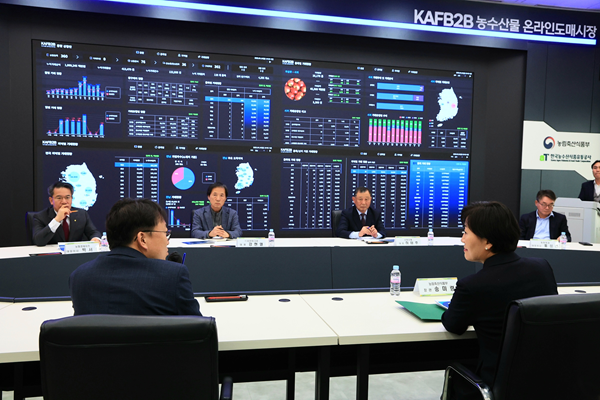 [뉴스 따라잡기] 농축수산물 온라인 거래액 14조원 돌파... 모바일 거래... - 뉴스 썸네일 이미지