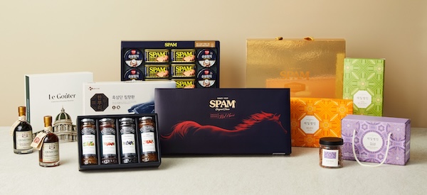 CJ제일제당, 2026 설 선물세트 209종 출시... '실속·프리미엄' 투트랙 공... - 뉴스 썸네일 이미지